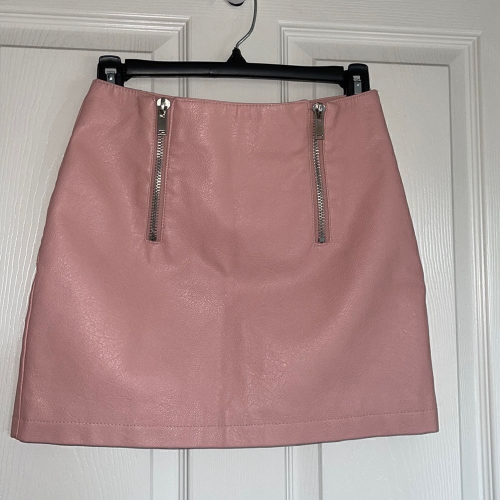 Forever 21 pink faux leather skirt size small